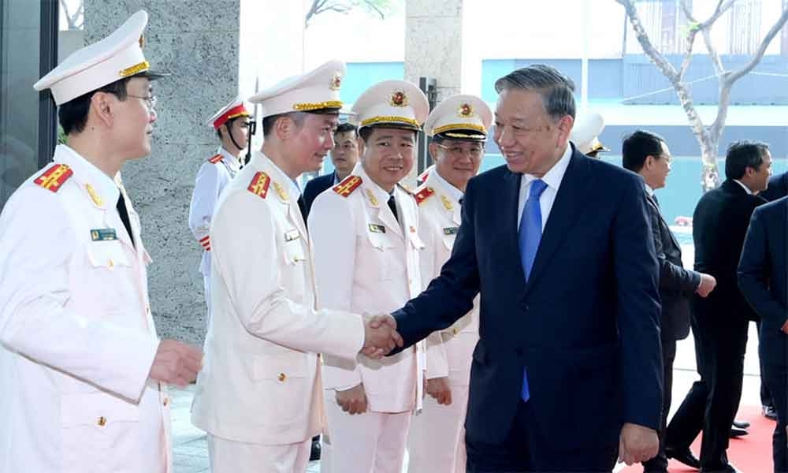  Nhận thức đúng, giải quyết trúng các vấn đề an ninh quốc gia gắn với lợi ích của đất nước